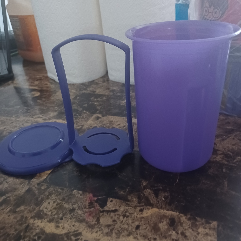 New Tupperware - Picture 2 of 2